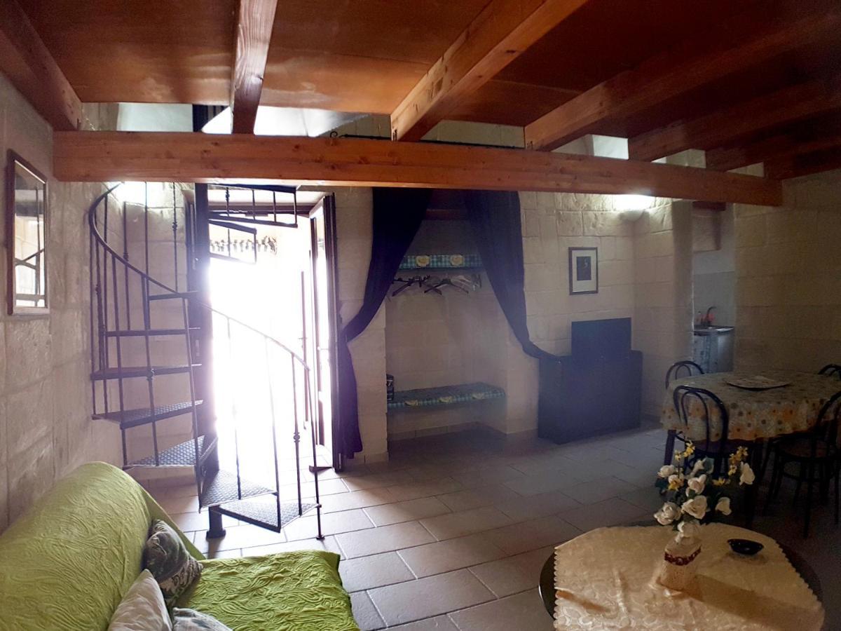 Oikia Vacanze Uggiano La Chiesa Casa Dante Eksteriør bilde